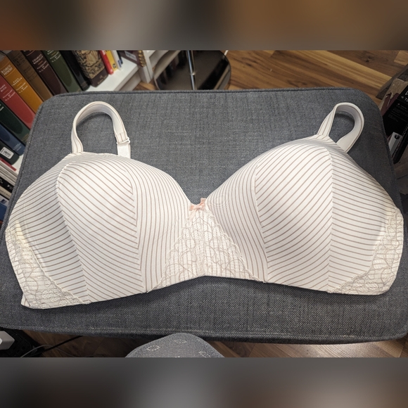 Cacique 44F(DDD) t-shirt wirefree bra - super comfy! - Picture 1 of 4